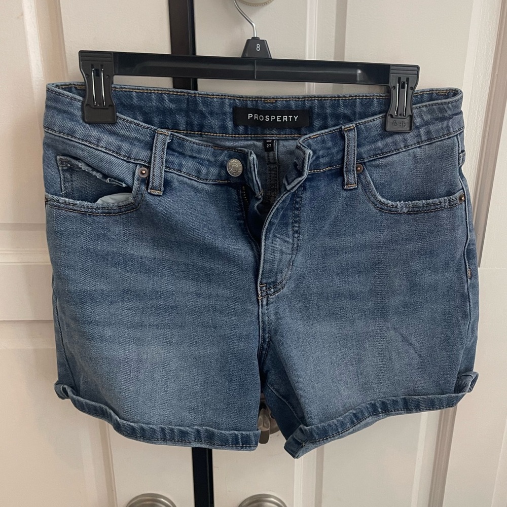 WOMENS DENIM SHORTS -size 27